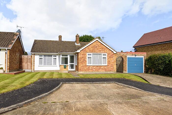 2 Bedroom Detached Bungalow For Sale In Little Orchard, Coxheath, Maidstone, ME17
