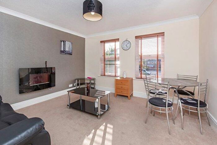 2 Bedroom Flat To Rent In Nicholas Gardens, York, YO10