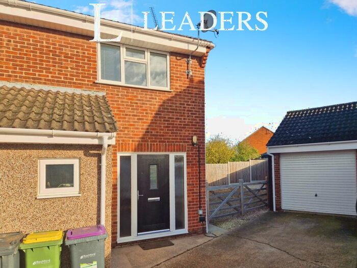 2 Bedroom Semi-Detached House To Rent In Tillingham Way, Rayleigh, SS6