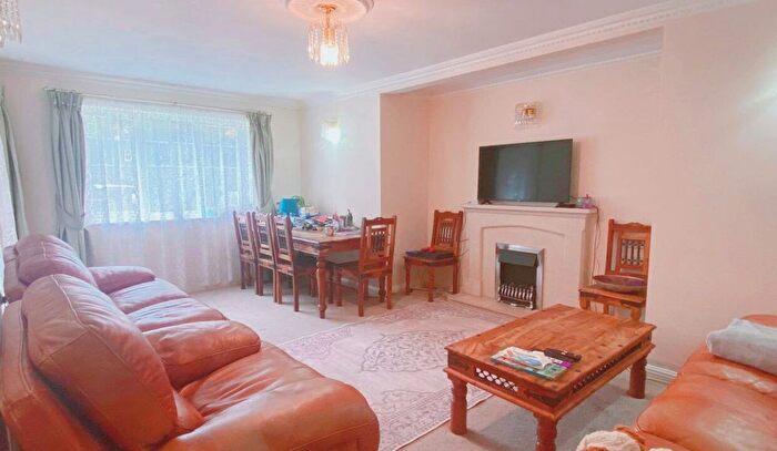 2 Bedroom Flat To Rent In Faygate Court, Pampisford Road, South Croydon, CR2