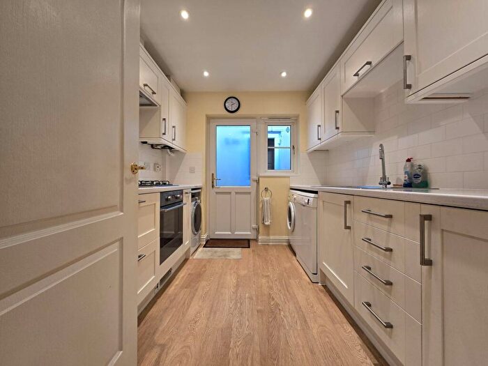 2 Bedroom Bungalow For Sale In East Ridge View, Bideford, EX39