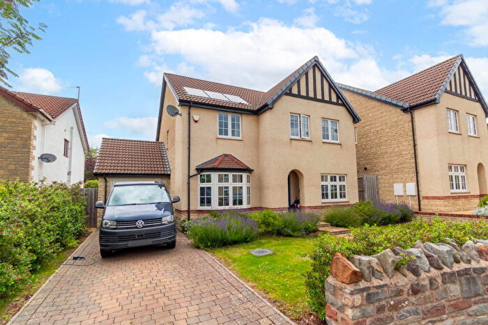 4 Bedroom Detached House For Sale In The Chestnuts, Winscombe, BS25