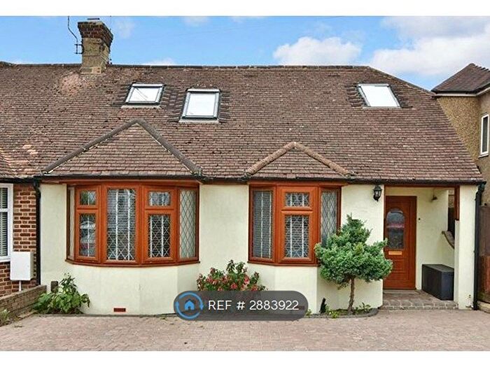 4 Bedroom Bungalow To Rent In Royston Road, Bearsted, ME15