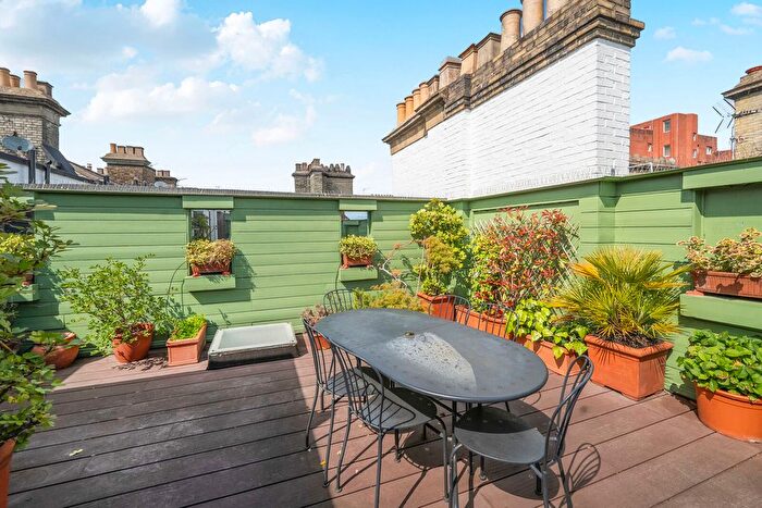 2 Bedroom Flat To Rent In De Vere Gardens, Kensington, London, W8