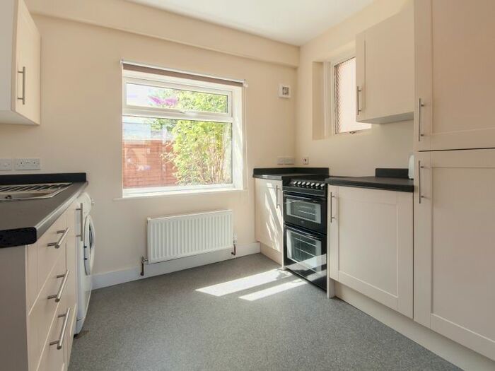 3 Bedroom Flat To Rent In Cross Street, Oxford OX4