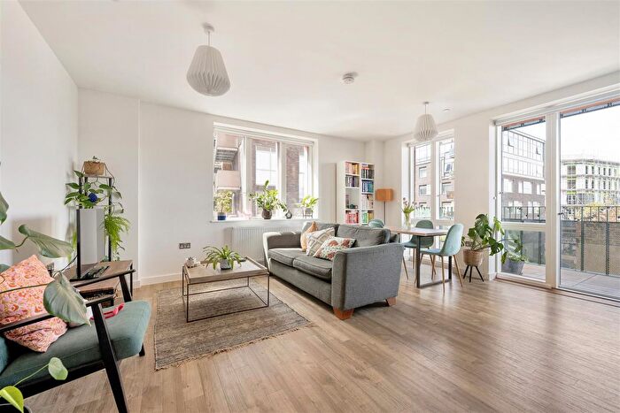 2 Bedroom Flat For Sale In Brunner Road, Walthamstow, E17