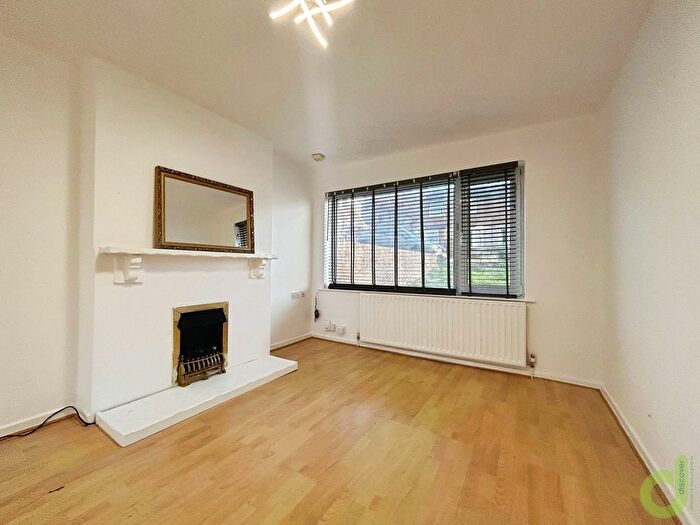 3 Bedroom Semi-Detached House To Rent In Lower Mead Drive, Burnley, BB12