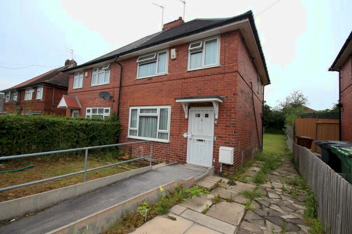 3 Bedroom Semi-Detached House To Rent In Amberton Grove, Leeds, West Yorkshire, LS8