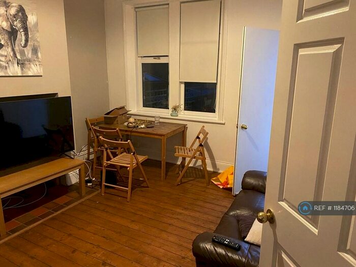 4 Bedroom Terraced House To Rent In Brandon Grove, Newcastle Upon Tyne, NE2