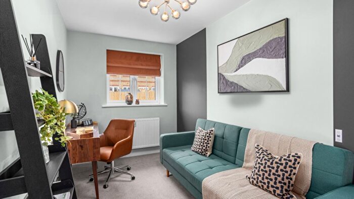 2 Bedroom End Of Terrace House For Sale In Eldridge Way, Hastings, TN37