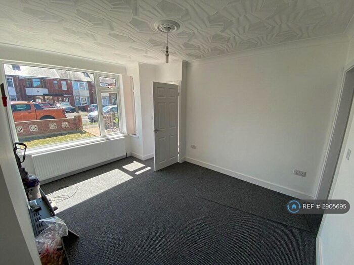 3 Bedroom End Of Terrace House To Rent In Westlands Road, Hull, HU5