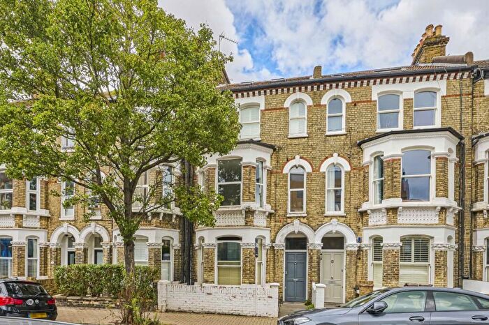 2 Bedroom Maisonette To Rent In Vardens Road, Battersea, SW11