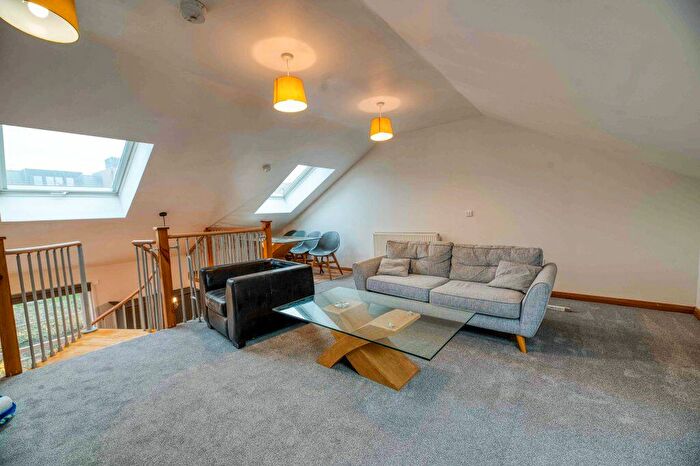 2 Bedroom Flat To Rent In L – Watson Crescent, Edinburgh, EH11