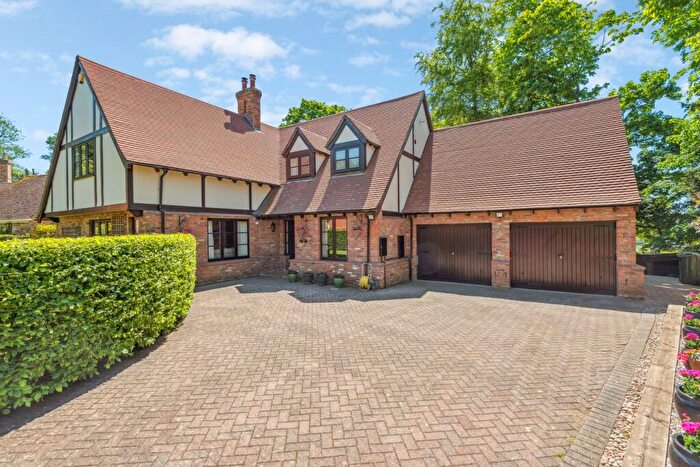 4 Bedroom Detached House For Sale In The Manor, Potton, Sandy, SG19