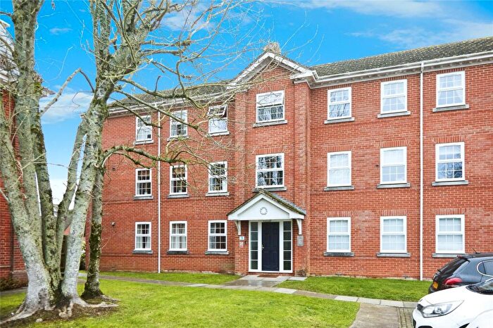 2 Bedroom Flat For Sale In Montfort Close, Romsey, Hampshire, SO51