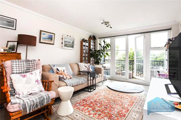 2 Bedroom Apartment To Rent In Briar Close, East Finchley, London, N2