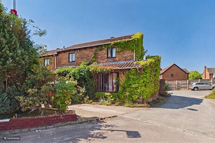 4 Bedroom End Of Terrace House To Rent In Bridport Close, Lower Earley, Reading, Berkshire, RG6