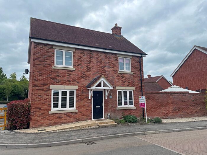 3 Bedroom Detached House For Sale In Tun Furlong, Pitstone, LU7