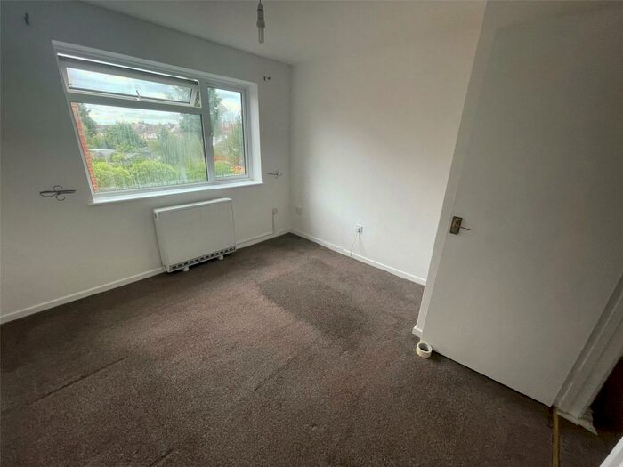 2 Bedroom Apartment To Rent In Hinton Road, Wallington, SM6