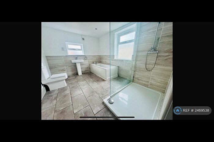 4 Bedroom Semi-Detached House To Rent In Clayton Street, Avonmouth, Bristol, BS11