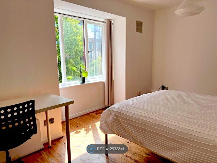 2 Bedroom Flat To Rent In Hackney, London, E8