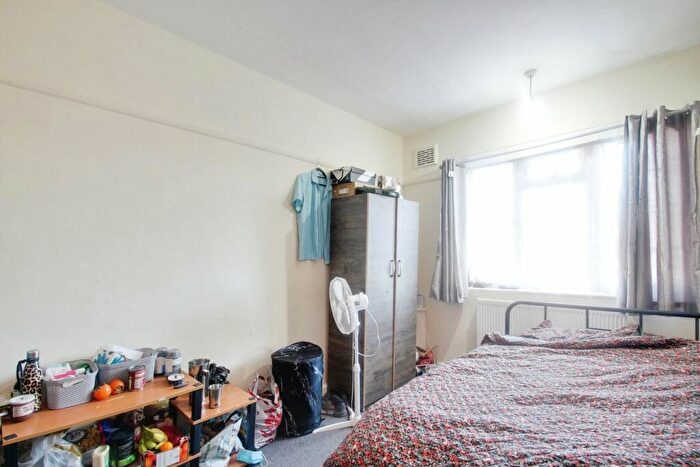2 Bedroom Apartment To Rent In Alexandra Avenue, Harrow, HA2