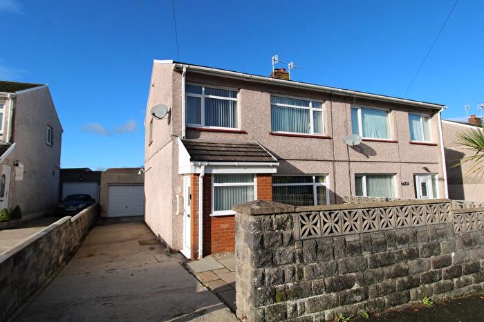 3 Bedroom Semi Detached House For Sale In The Glade, Bryncethin, Bridgend, Bridgend County., CF32