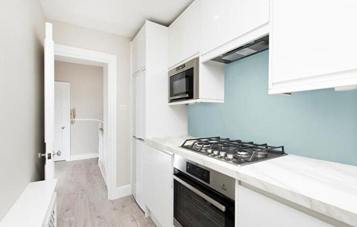2 Bedroom Apartment To Rent In Park Road, St John's Wood, London, NW8