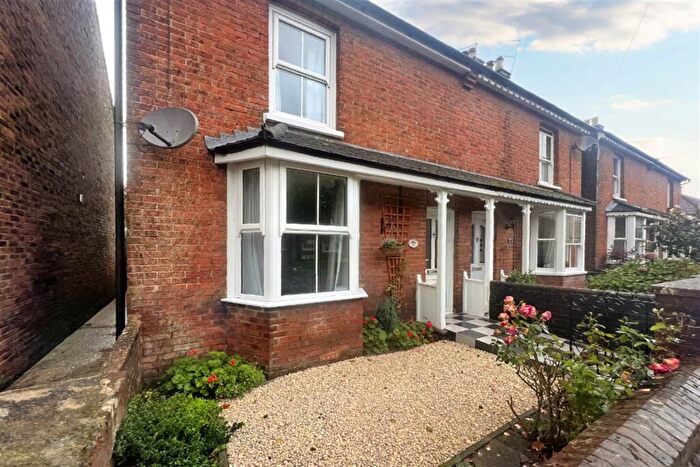 2 Bedroom Semi-Detached House To Rent In Burford Road, Horsham, RH13