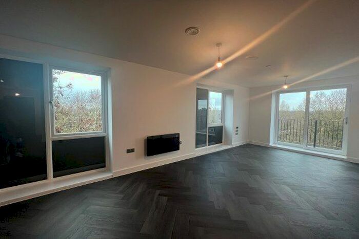 1 Bedroom Flat To Rent In Solihull, B91