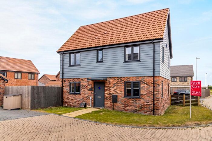 3 Bedroom Semi-Detached House For Sale In Balderson Court, Weston, PE12