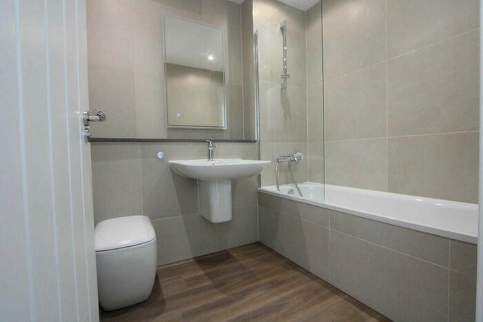 2 Bedroom Flat To Rent In Disraeli Rd, Putney, SW15
