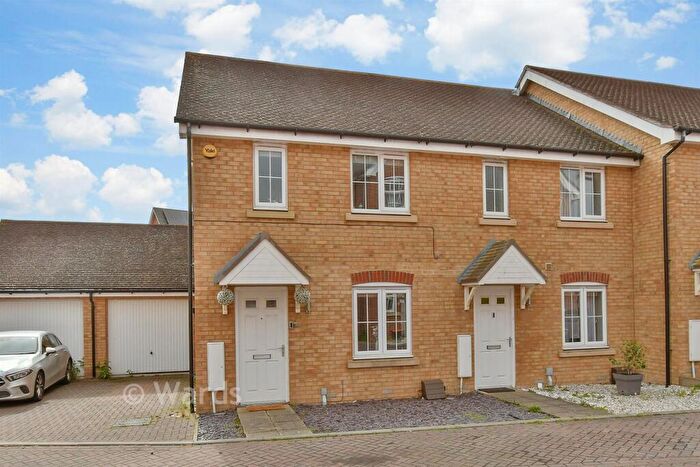 3 Bedroom End Of Terrace House For Sale In Clifford Crescent, Sittingbourne, Kent, ME10