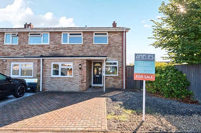 4 Bedroom End Of Terrace House For Sale In Swinbourne Road, Oxford, OX4