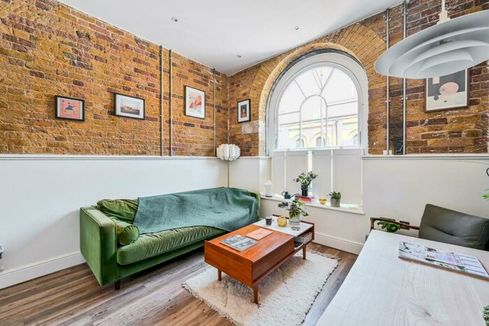 2 Bedroom Flat To Rent In Duke Of Wellington Avenue, Woolwich, London, SE18