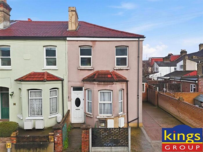 2 Bedroom Flat For Sale In Leopold Road, London, E17