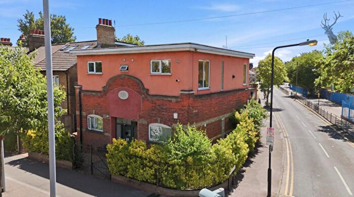 2 Bedroom Flat For Sale In Billet Road, London, E17