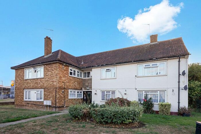 2 Bedroom Flat For Sale In Victoria Road, Ruislip, HA4