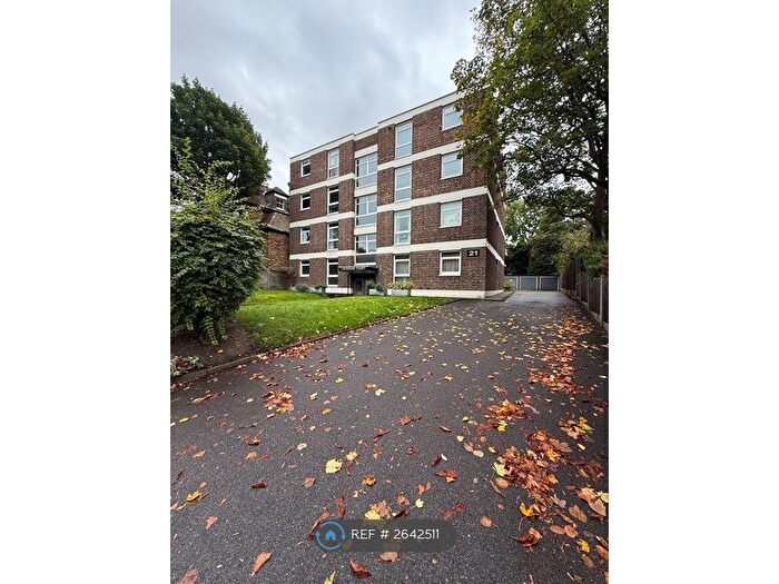 2 Bedroom Flat To Rent In Lavenham Court, London, SW15