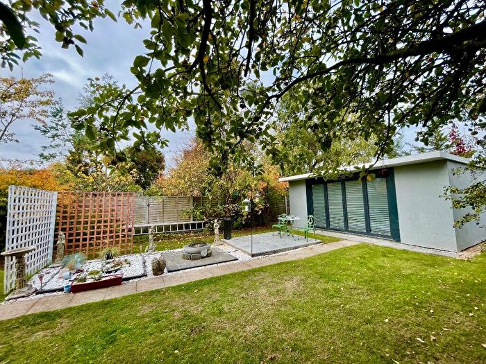 3 Bedroom Detached House For Sale In Hawkwell, Hockley, Essex, SS5
