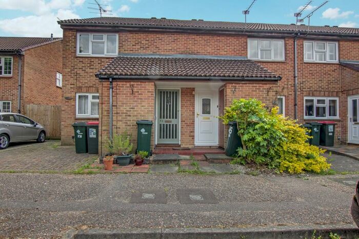 1 Bedroom Maisonette To Rent In Jersey Road, Crawley, RH11