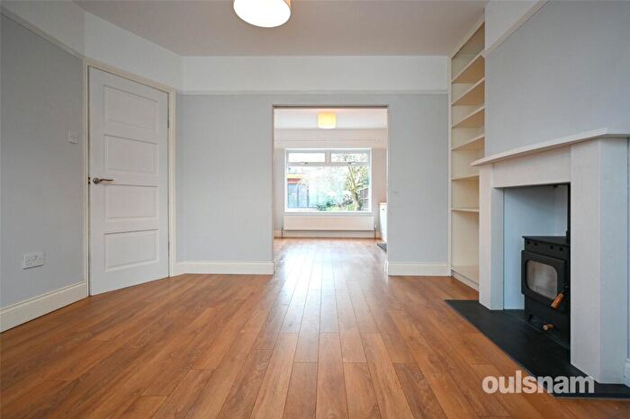 3 Bedroom Semi-Detached House For Sale In Wentworth Park Avenue, Harborne, West Midlands, B17