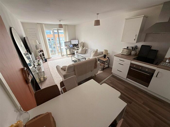 2 Bedroom Flat To Rent In Endeavour House, B Elmira Way, Salford, Greater Manchester, M5