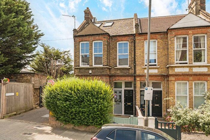 4 Bedroom Maisonette For Sale In Lessingham Avenue, Tooting, SW17