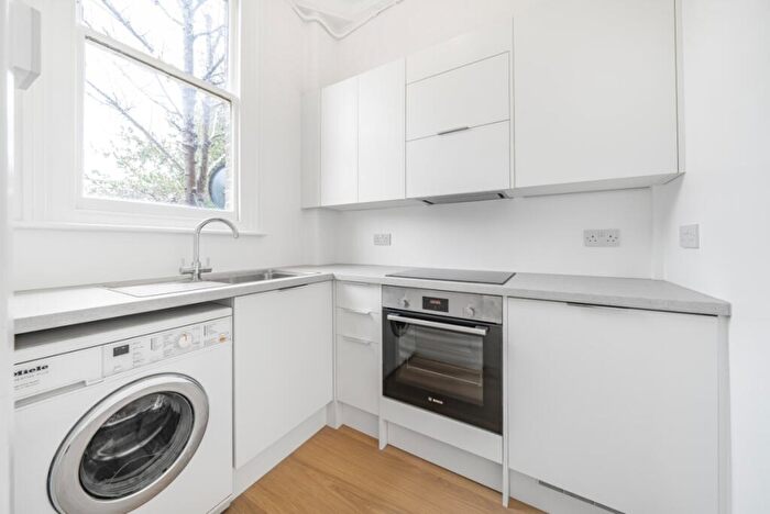 1 Bedroom Flat To Rent In Ramsden Road, Balham, London, SW12