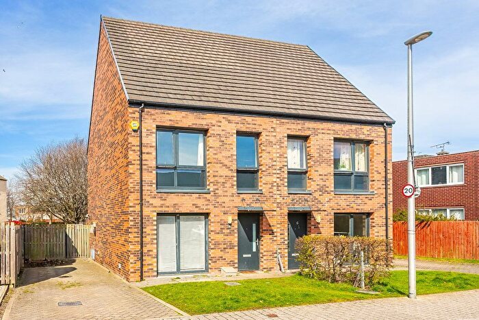 3 Bedroom Semi Detached House For Sale In Mottram Road, Edinburgh, EH4