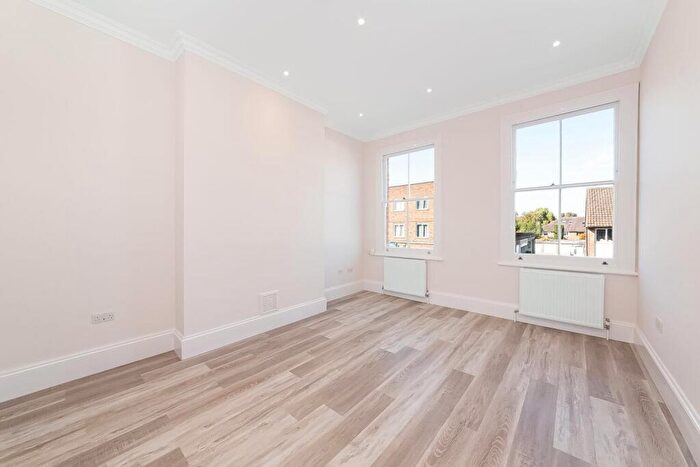 4 Bedroom Apartment To Rent In Park Hall Road, West Dulwich, London, SE21