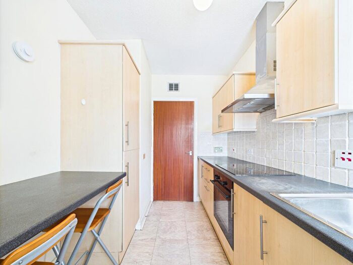2 Bedroom Flat To Rent In Beltane Street, G3