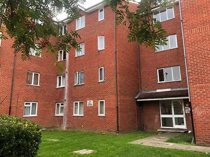 2 Bedroom Flat To Rent In Bunting Close, Edmonton, N9