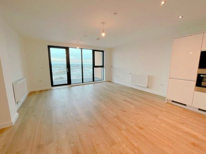 2 Bedroom Flat To Rent In Lakeside Drive, Park Royal, NW10